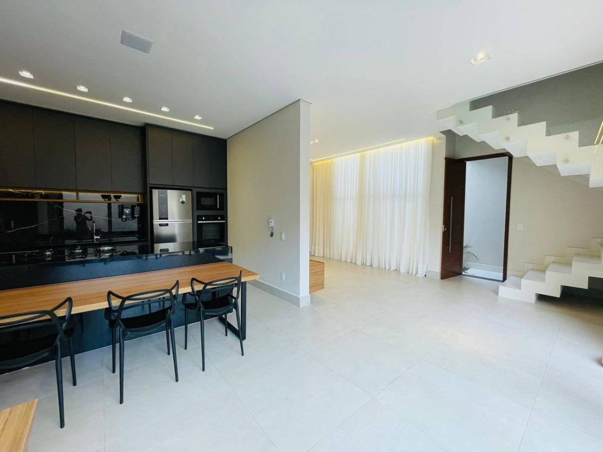 Casa à venda com 4 quartos, 200m² - Centro,Franca