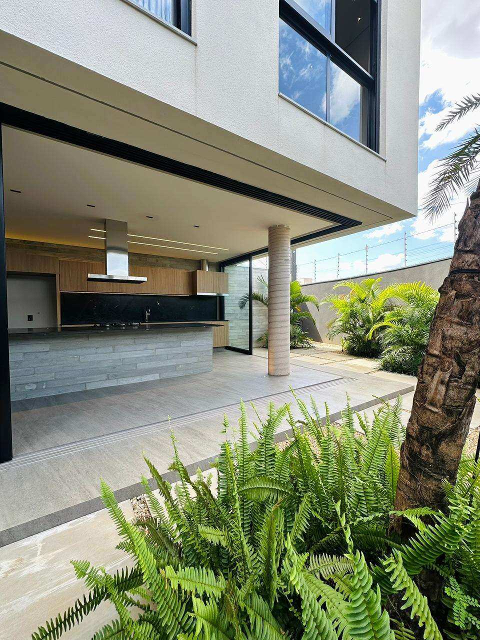 Casa à venda com 3 quartos, 229m² - Esplanada Primo Meneghetti II,Franca