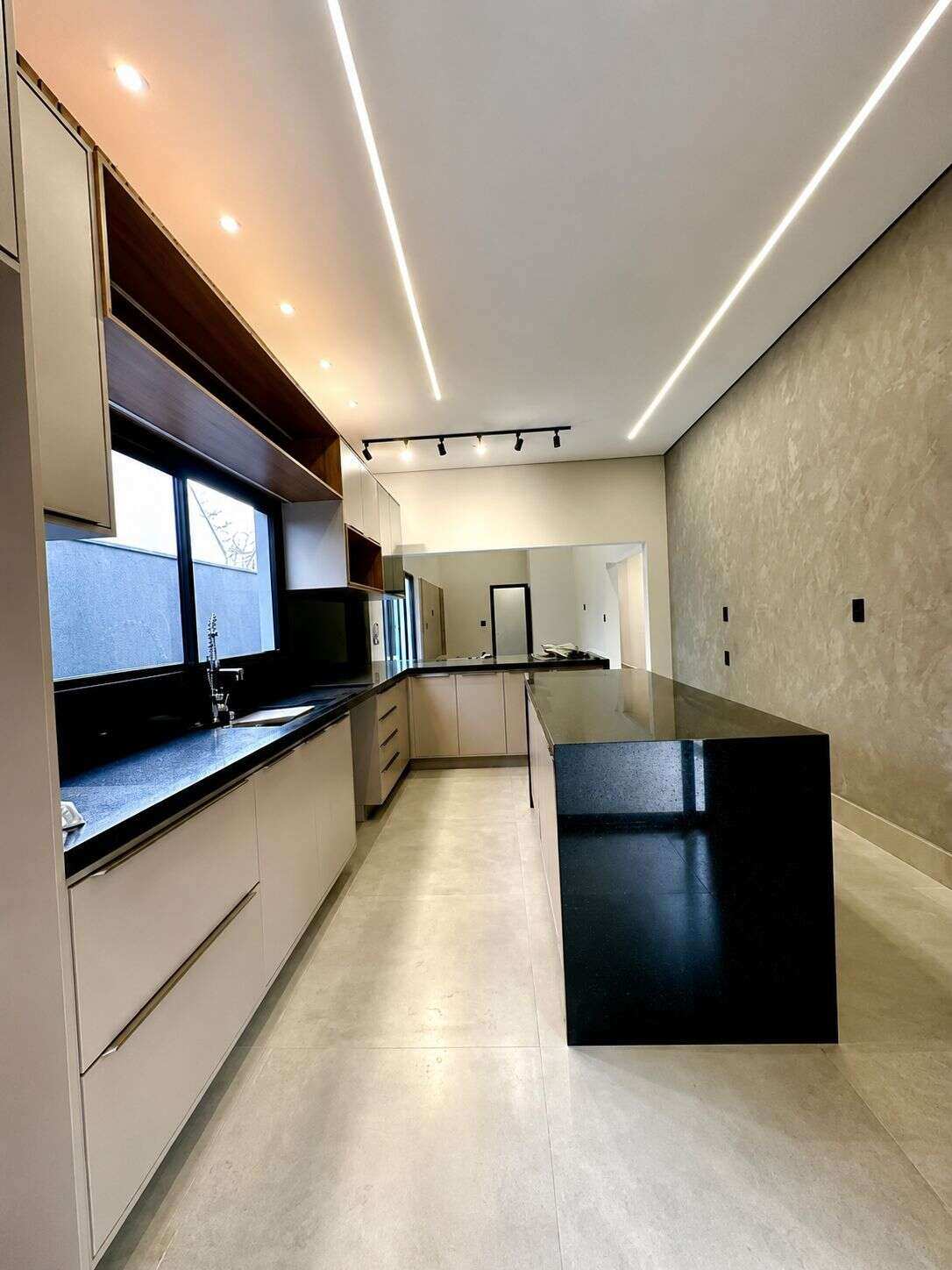  - Casa à venda em Franca, Jardim Piratininga II, com 3 quartos, 220m²