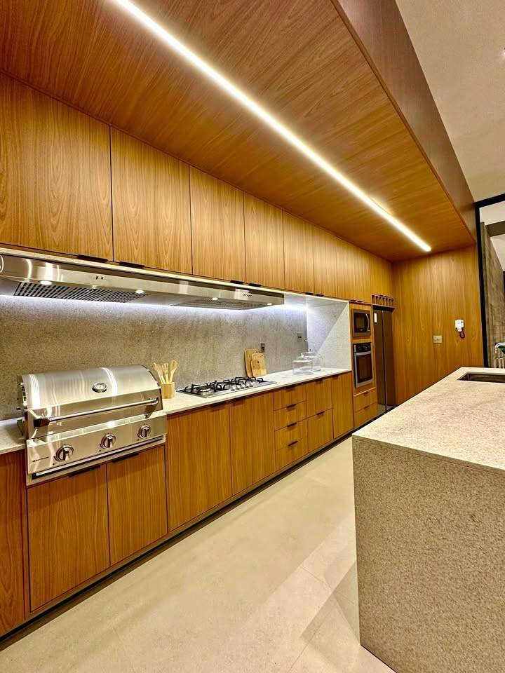  - Casa à venda em Franca, Jardim Santana, com 3 quartos, 230m²