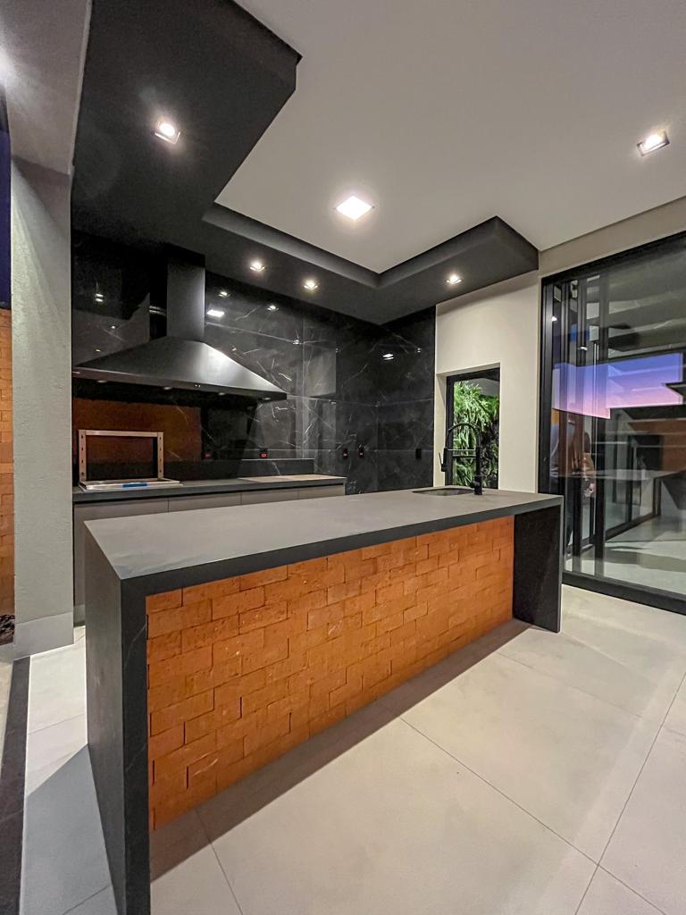  - Casa de condomínio à venda, no Villa Piemonte,  em Franca, Parque Universitário, com 3 quartos, 290m²