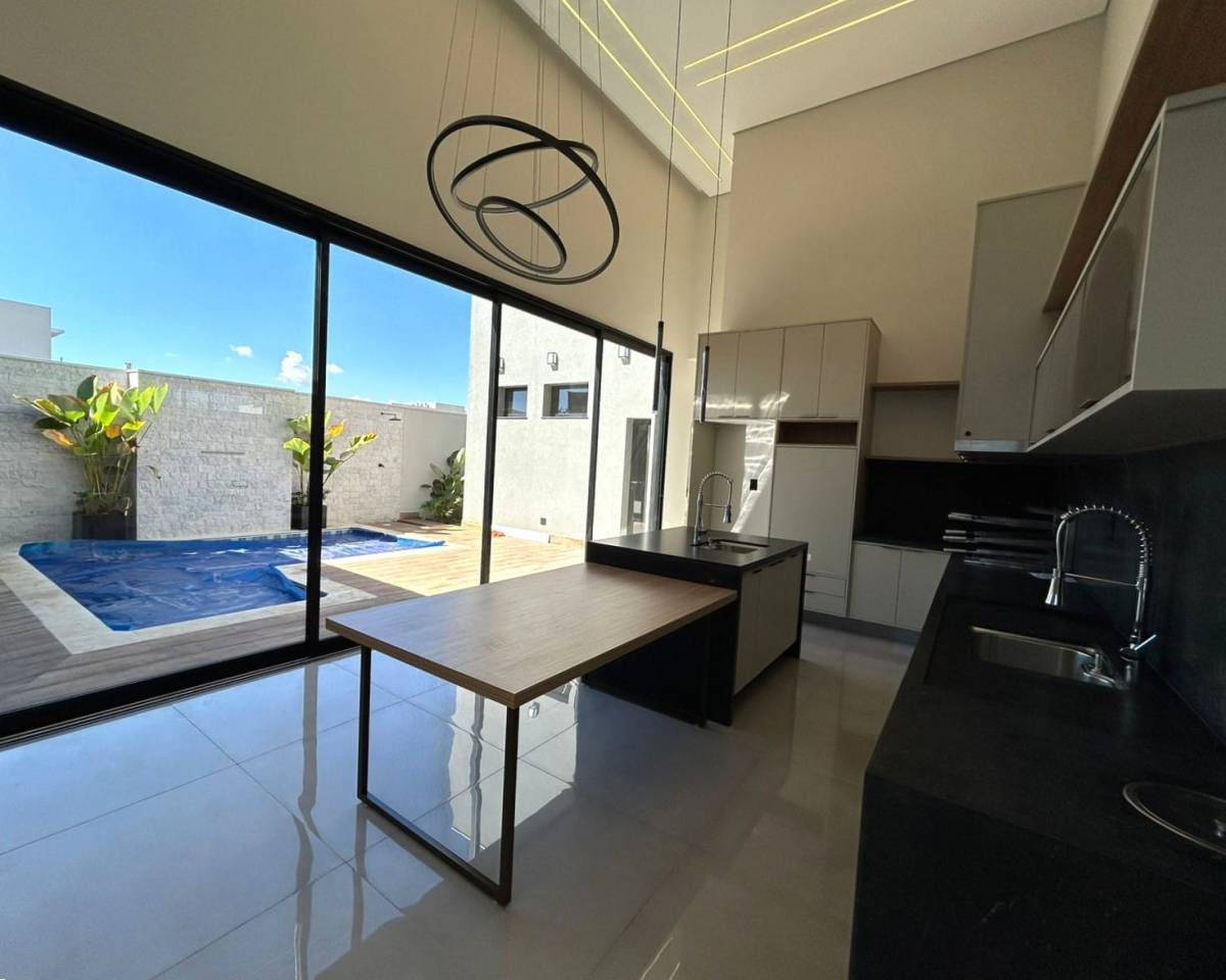 Casa à venda com 3 quartos, 171m² - Distrito Industrial,Franca 