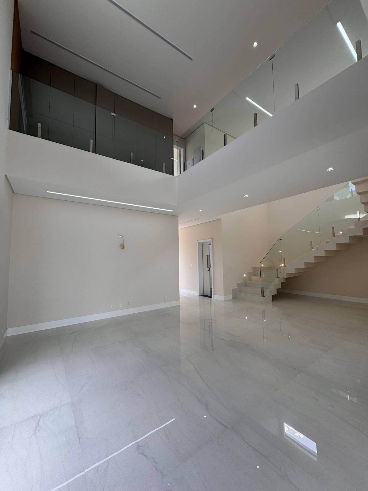 Casa à venda com 4 quartos, 270m² - Distrito Industrial,Franca 