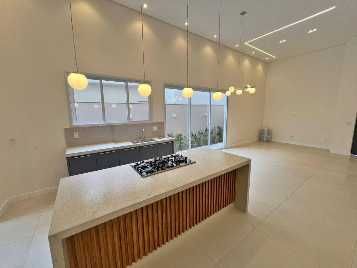  - Casa de condomínio à venda, no Villa Di Capri,  em Franca, Núcleo Agrícola Alpha, com 3 quartos, 195m²