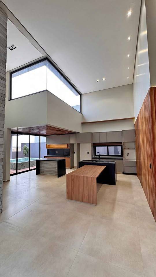 Casa de condomínio à venda com 3 quartos, 245m² - Núcleo Agrícola Alpha,Franca