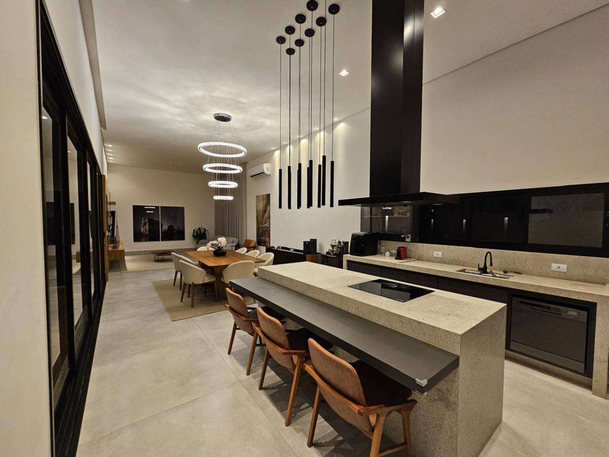 Casa de condomínio à venda com 3 quartos, 220m² - Núcleo Agrícola Alpha,Franca