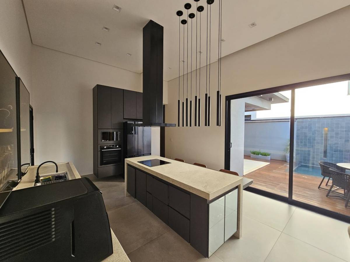 Casa de condomínio à venda com 3 quartos, 220m² - Núcleo Agrícola Alpha,Franca