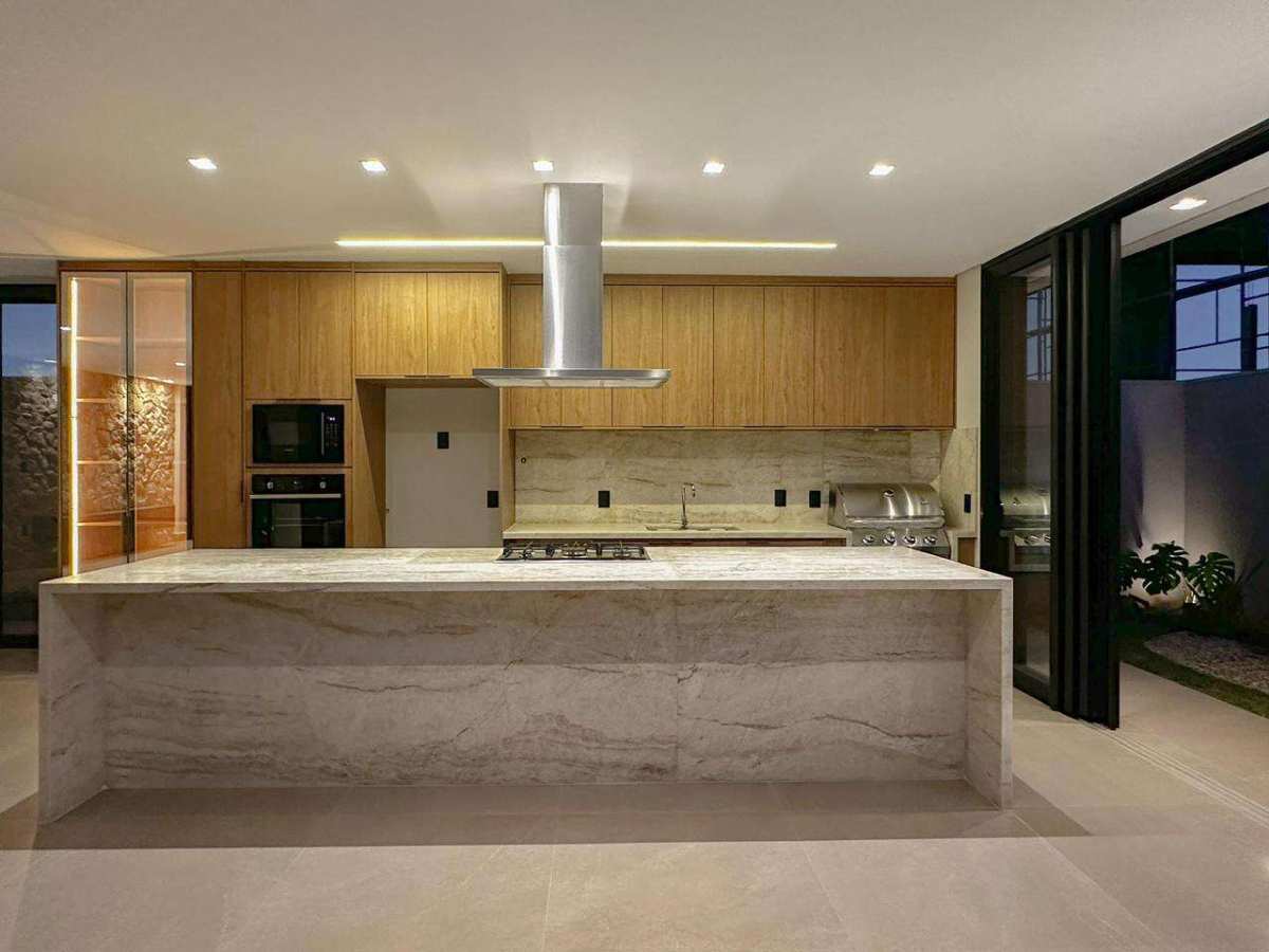 Casa de condomínio à venda com 4 quartos, 317m² - Parque Universitário,Franca