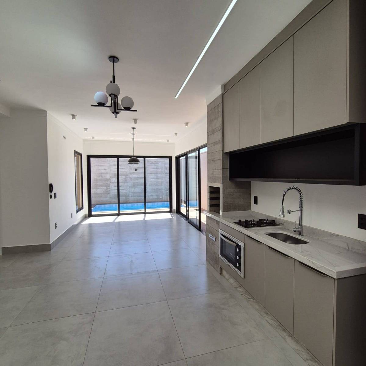 Casa à venda com 3 quartos, 217m² - Parque Universitário,Franca 