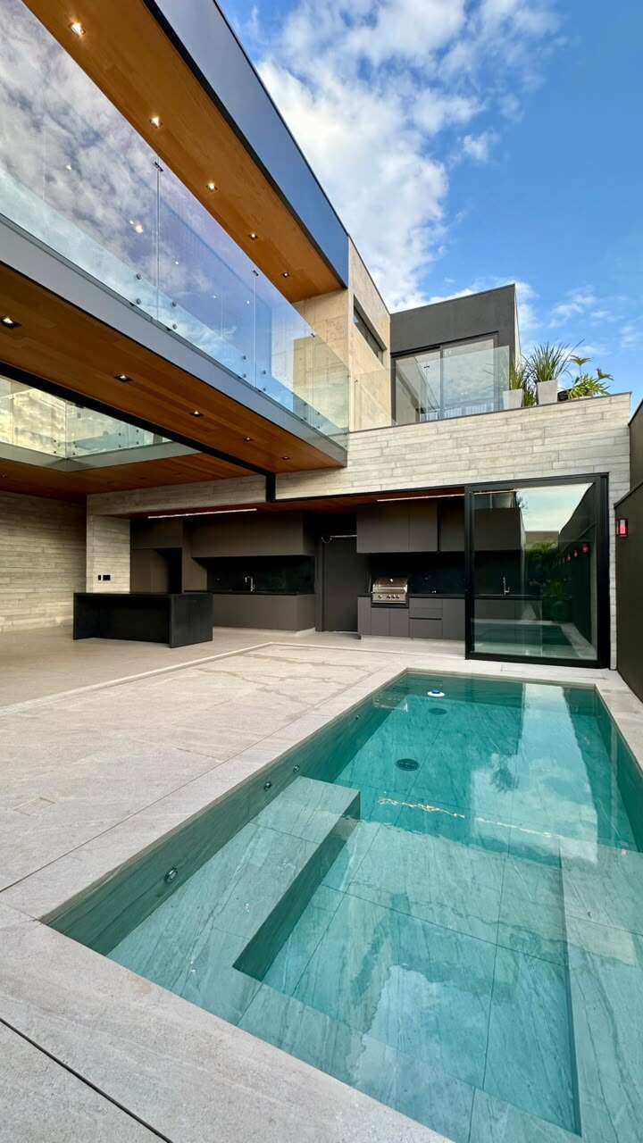 Casa de condomínio à venda com 4 quartos, 330m² - Núcleo Agrícola Alpha,Franca