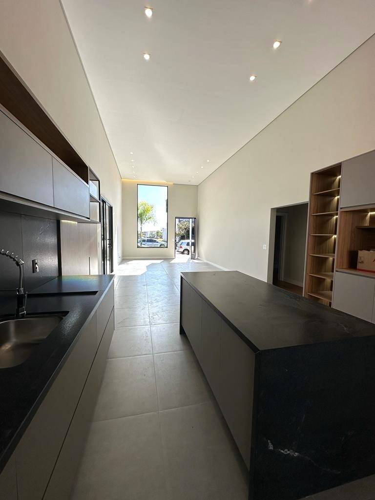 Casa de condomínio à venda com 3 quartos, 218m² - Núcleo Agrícola Alpha,