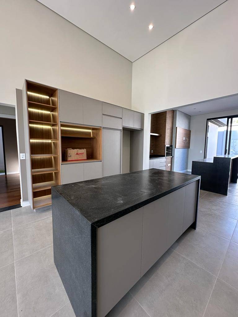  - Casa de condomínio à venda, no Villa Di Capri, , Núcleo Agrícola Alpha, com 3 quartos, 218m²