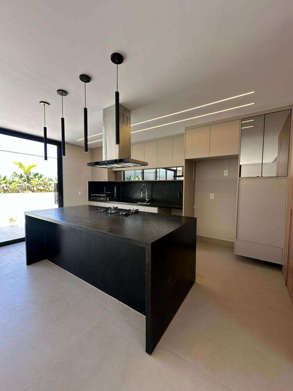 Casa de condomínio à venda com 3 quartos, 240m² - Parque Universitário,Franca