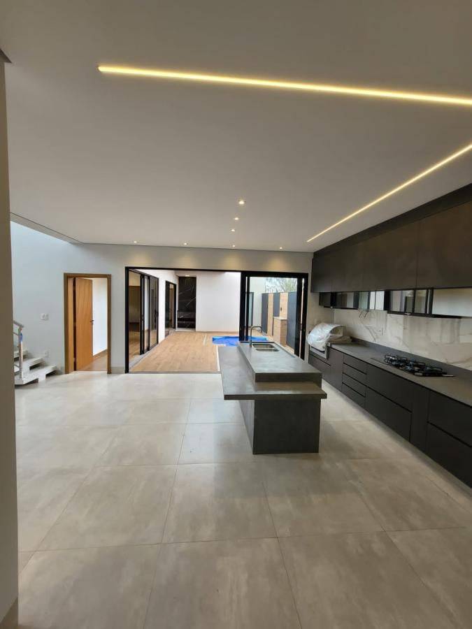 Casa de condomínio à venda com 4 quartos, 256m² - Villa Toscana,